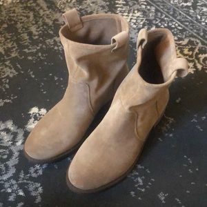 Sole Society Natasha suede bootie color camel 9